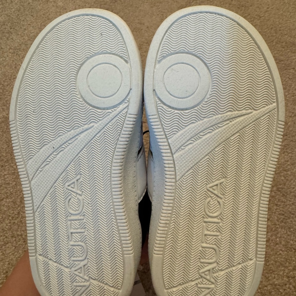 NWT Nautica Size 7 Toddler Black and White Sneakers - Picture 5 of 5